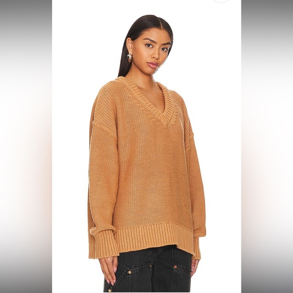 Free People Alli V-Neck Sweater in Camel size Medium - Picture 2 of 9